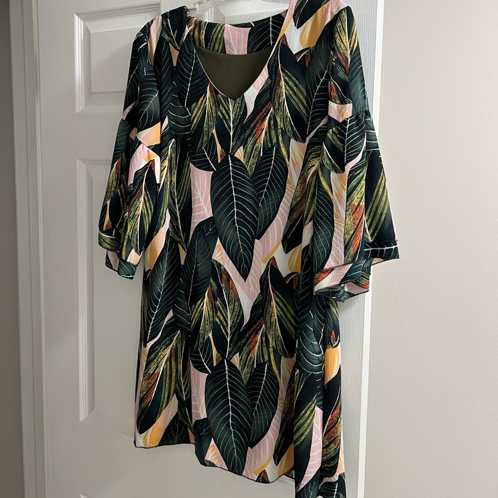 V Neck Bell Sleeve Casual Loose Short Shift Dress, Size small
